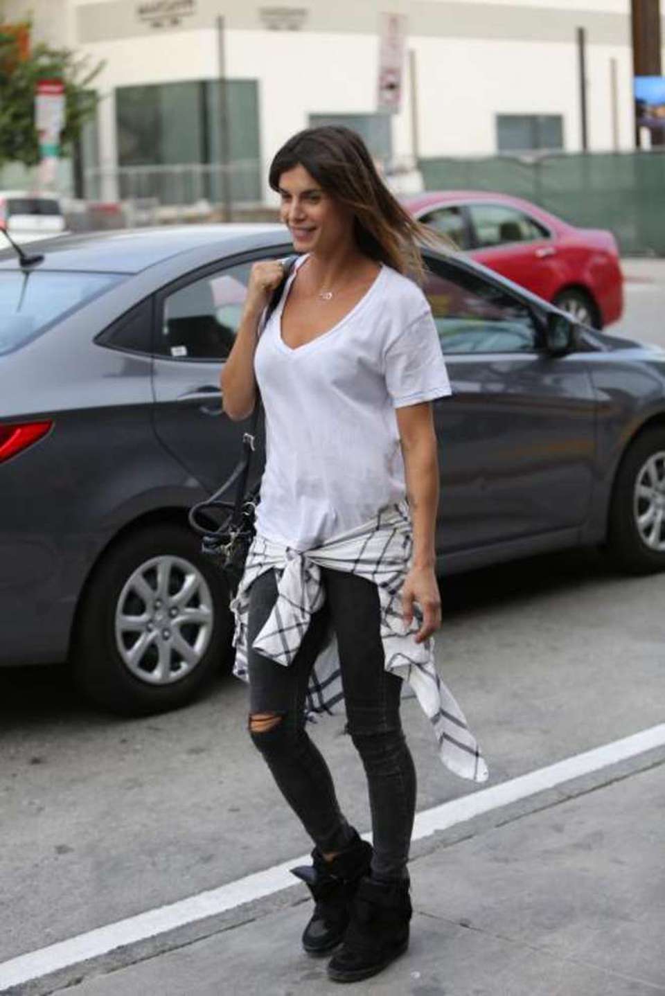 Elisabetta Canalis, passeggiata casual a Los Angeles (Lapresse) - Leggo.it