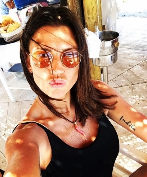 Claudia Galanti Su Instagram Leggo It