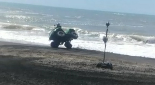 J Ax Incidente Con Il Quad Sulla Spiaggia Di Ostia Ecco